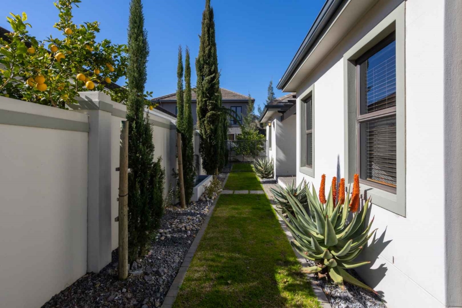 To Let 3 Bedroom Property for Rent in Val De Vie Estate Western Cape